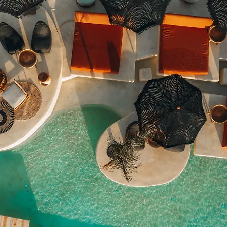 Divino Caldera Hotel *