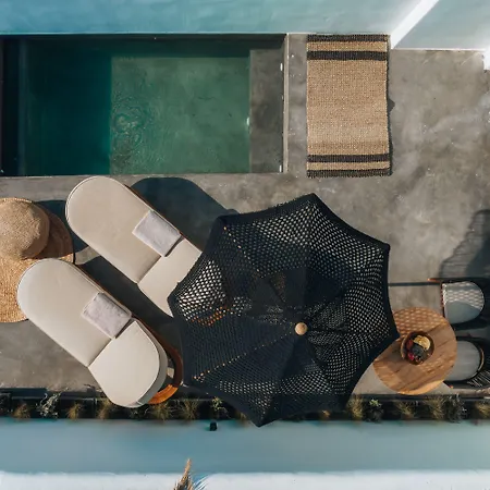 Divino Caldera Hotel