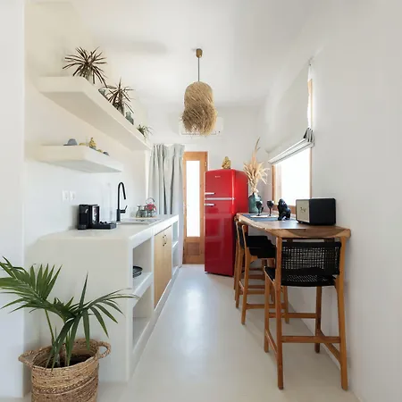 Divino Caldera Hotel *