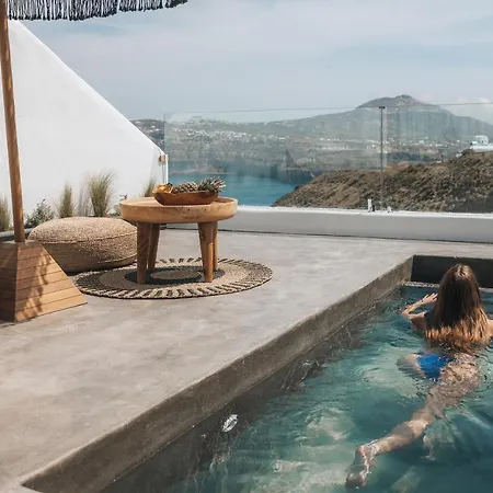 Divino Caldera Hotel