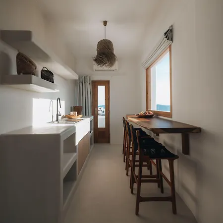 Divino Caldera Hotel *