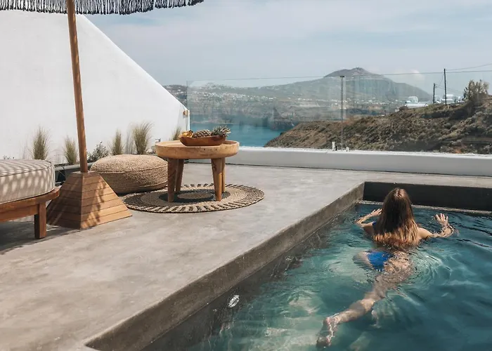 Divino Caldera Hotel